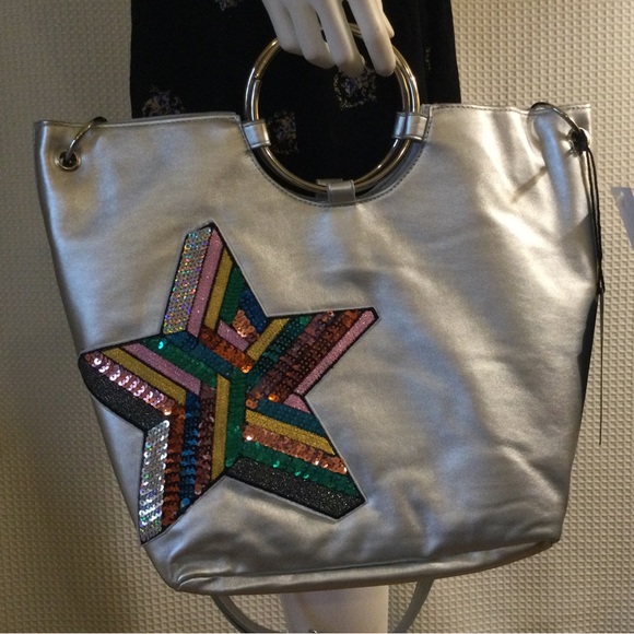 ๐6xHP!!๐๐ NWT! Silver Vegan Leather Bag ๐ - Picture 4 of 16